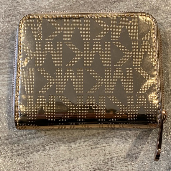 Michael Kors gold foil wallet - Picture 9 of 9